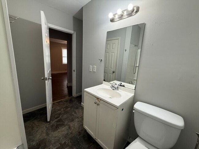 Building Photo - East Nashville Cottage - 2 Bedroom - Private Backyard