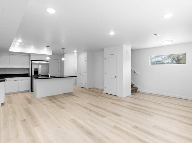 Building Photo - 1542 N 1870 E