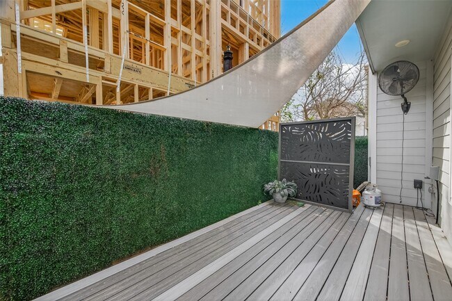 Building Photo - 4413 Schuler St