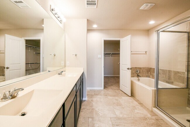 Building Photo - 1515 Anyder Pl