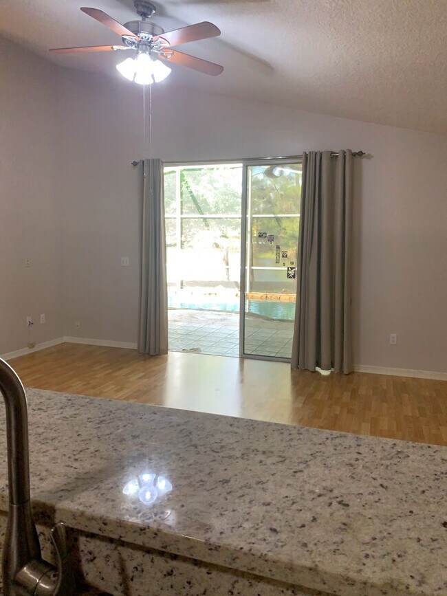 Building Photo - 3/2 Pool Home in Manderley Run