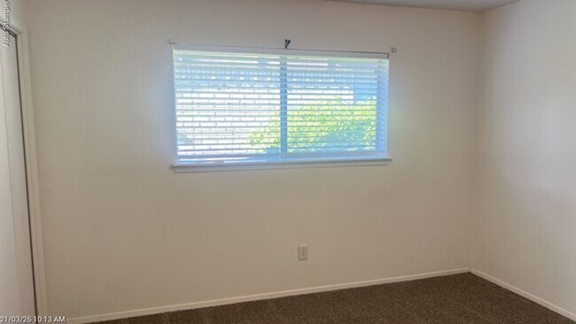 Building Photo - 7221 W Cleburne Rd