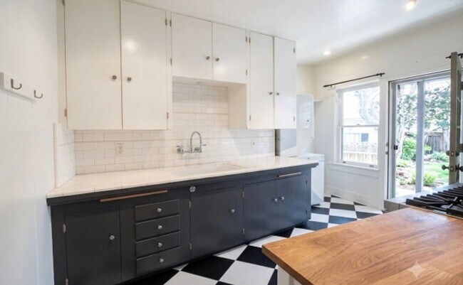 Building Photo - 1278 N Hudson Ave