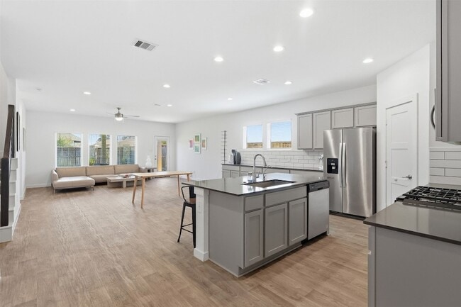 Building Photo - 14280 Big Bnd Dr