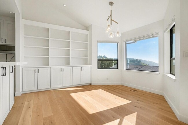 Building Photo - 29 Starview Dr