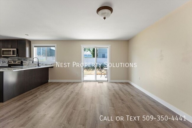 Building Photo - 812 Sage Bay Dr