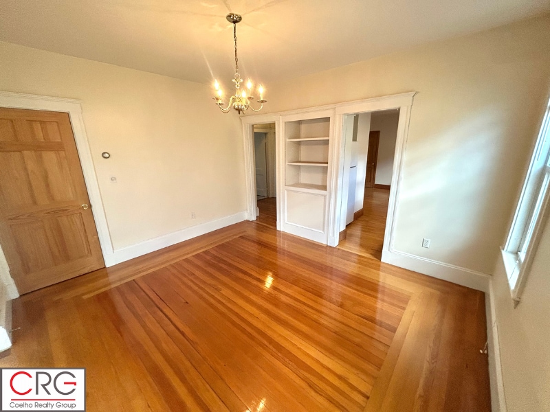 Building Photo - 18 Wellington Rd