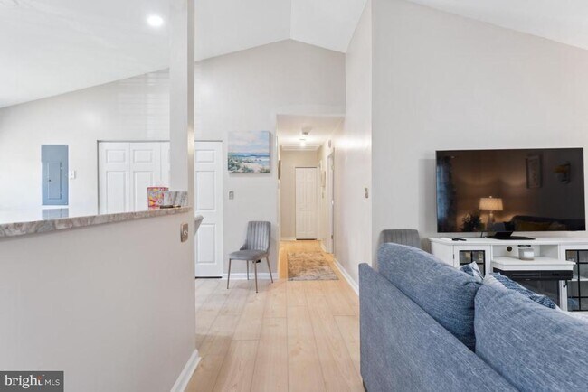 Building Photo - 340 12th St