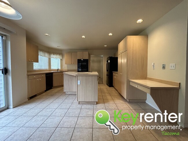 Building Photo - Magnificent North West Tacoma Home