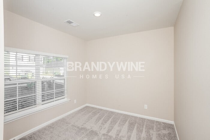 Building Photo - 519 Glenmanor Dr