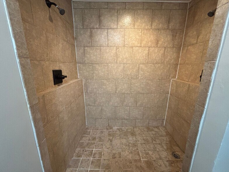 Building Photo - 2532 Baxter Cove