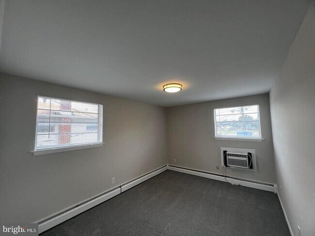 Building Photo - 50 N Fellowship Rd