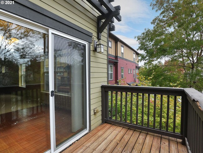 Building Photo - Sherwood Corner 3 Bed 2.5 Bath Townhome on top floor~  Reserved Parking and Washer & Dryer and Co...