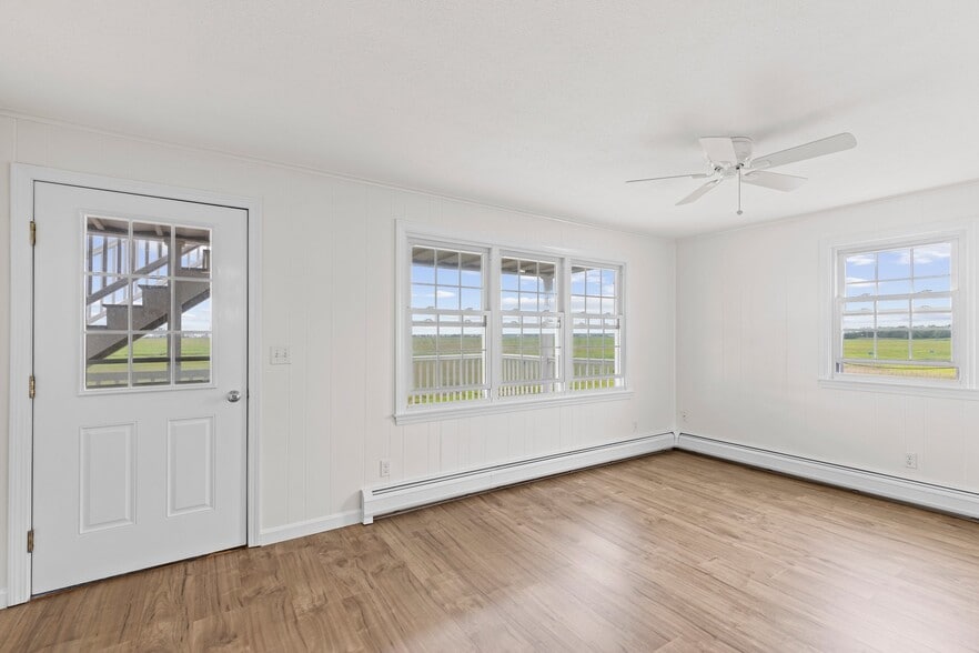 Building Photo - 497 Winnacunnet Rd