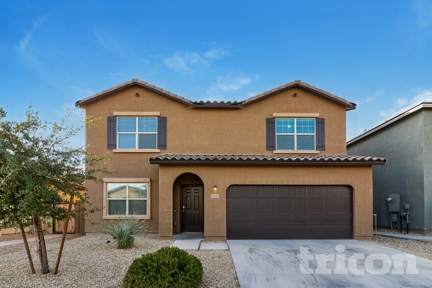 Primary Photo - 4521 W Saddlebush Way