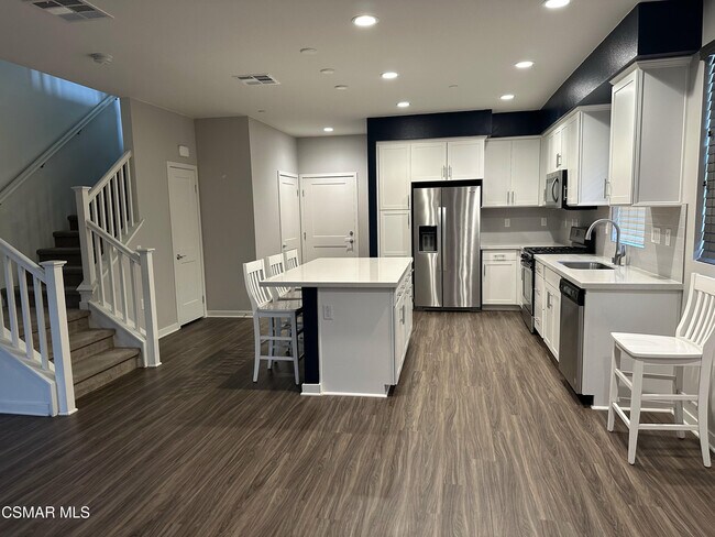 Building Photo - 139 Farmhouse Dr