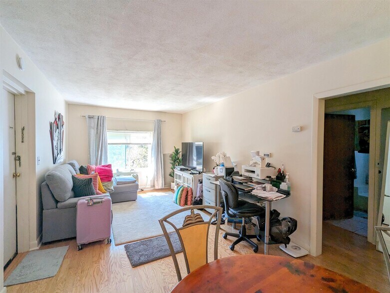 Building Photo - 998 Massachusetts Ave