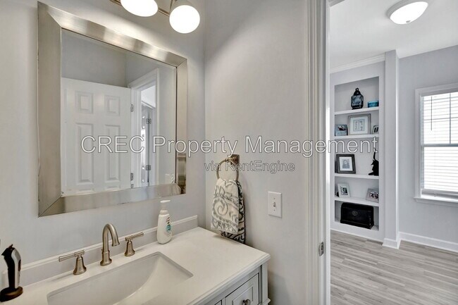 Building Photo - 147 Palm Cove Way