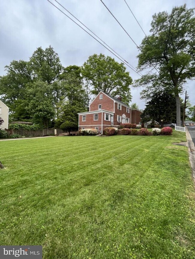 Building Photo - 4408 Glenridge St