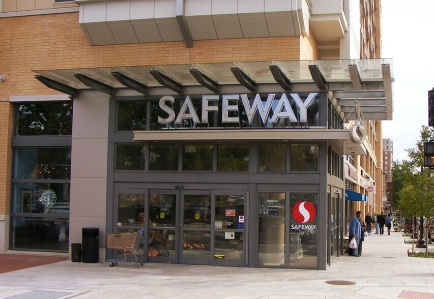 Building Photo - 1954 Columbia Rd NW