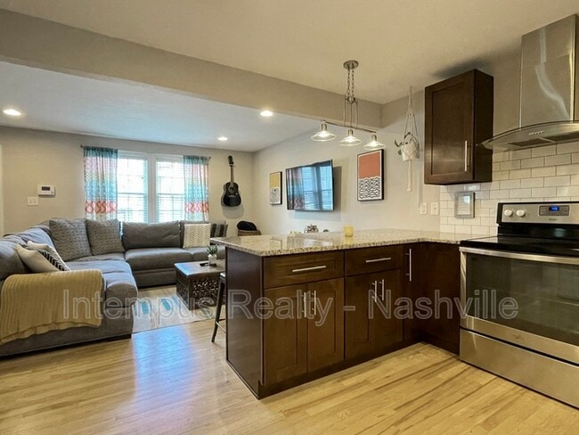 Building Photo - 120 Lucile St