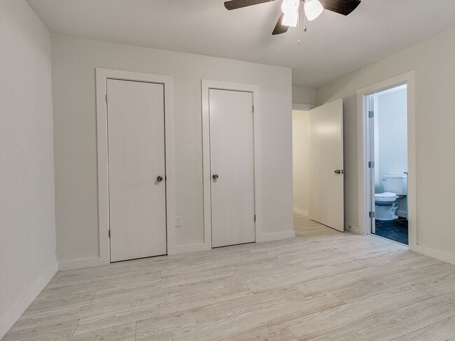 Building Photo - 4 bedroom 2 bath home in Tecumseh!