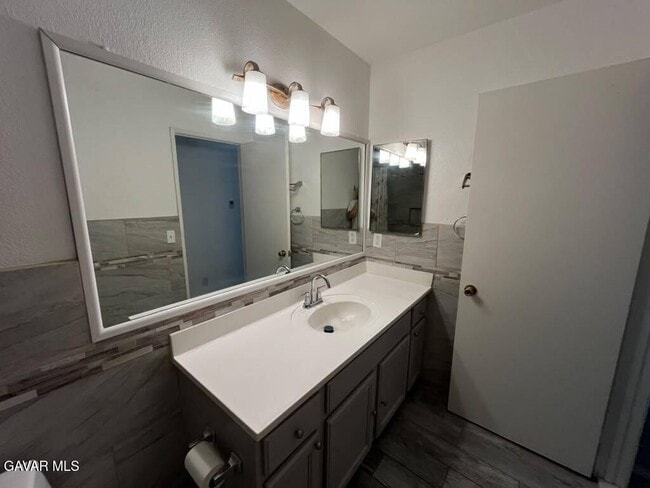 Building Photo - 43770 Santa Rosa Cir