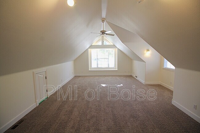 Building Photo - 85 S Linder Rd