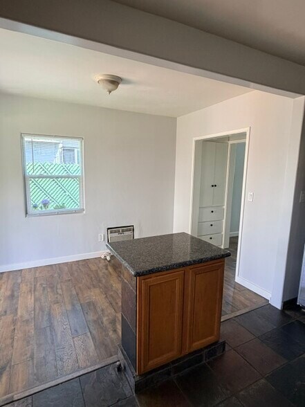 Eating area - 5943 Tujunga Ave