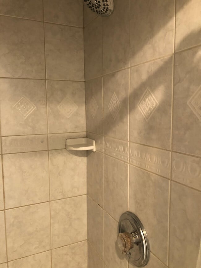 Building Photo - 5804 Searl Ter