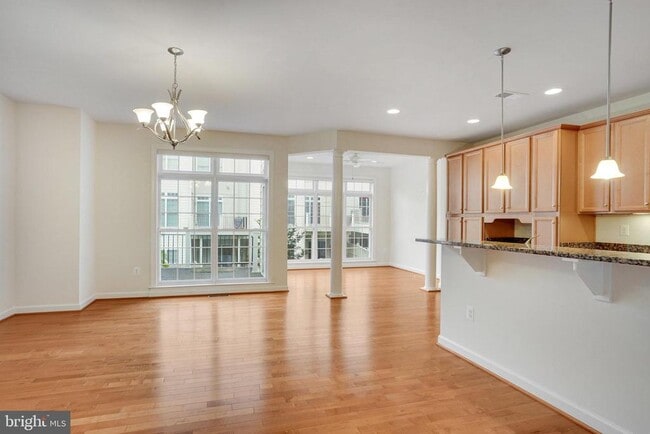 Building Photo - 24949 Bannockburn Terrace