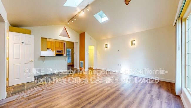 Building Photo - 17475 Summit Ave