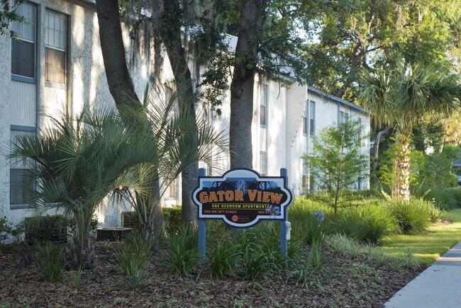 Interior Photo - Gator View &amp; Gator Park