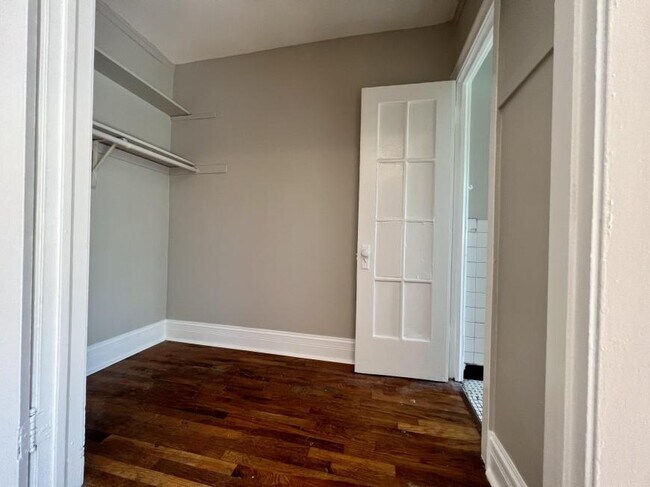 Building Photo - 1 bedroom in Chicago IL 60626