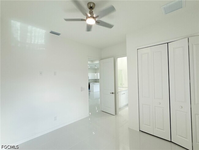 Building Photo - 4113 NW 34th Ln