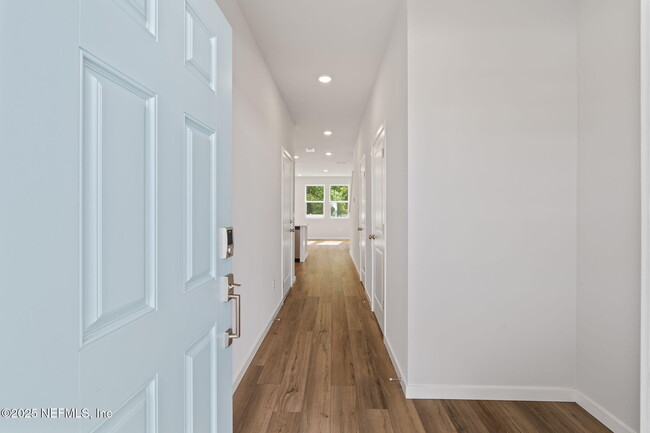 Building Photo - 111 Brazil Nut Cir