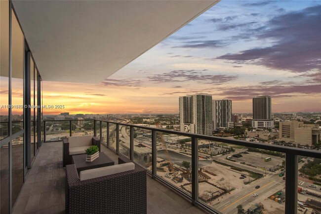 Building Photo - 1100 Biscayne Blvd