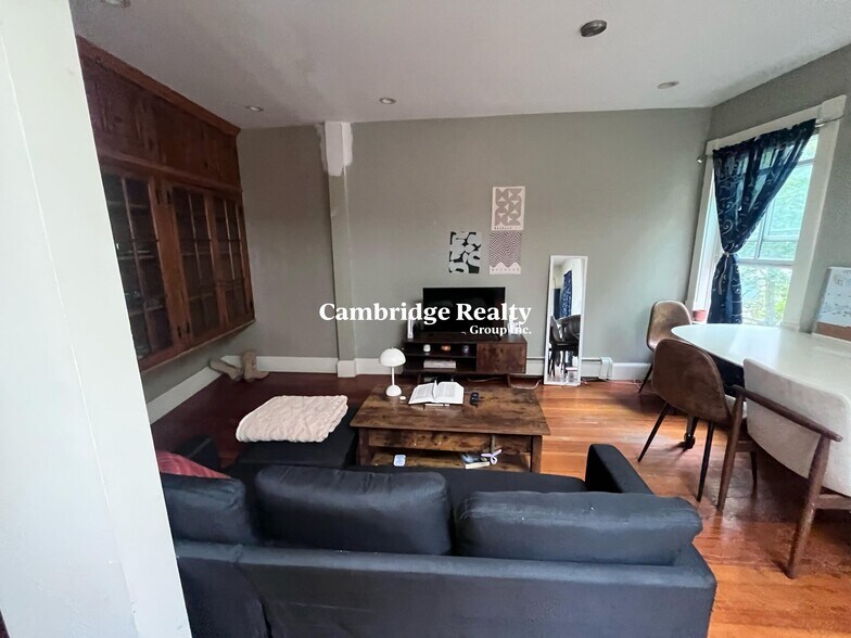 Building Photo - 151 Highland St