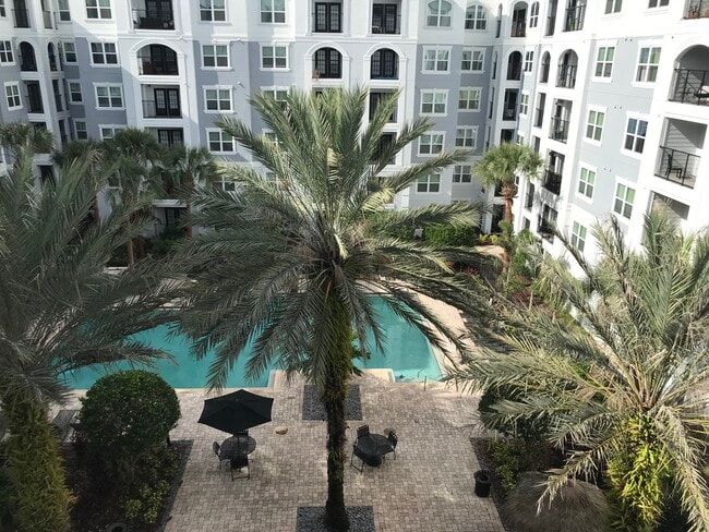 Primary Photo - 202 E South St