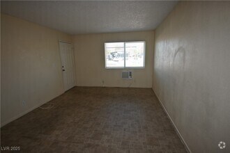 Building Photo - 3021 E Carey Ave
