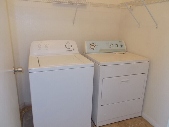 Building Photo - Precious Gem at Sedona on the Blvd!