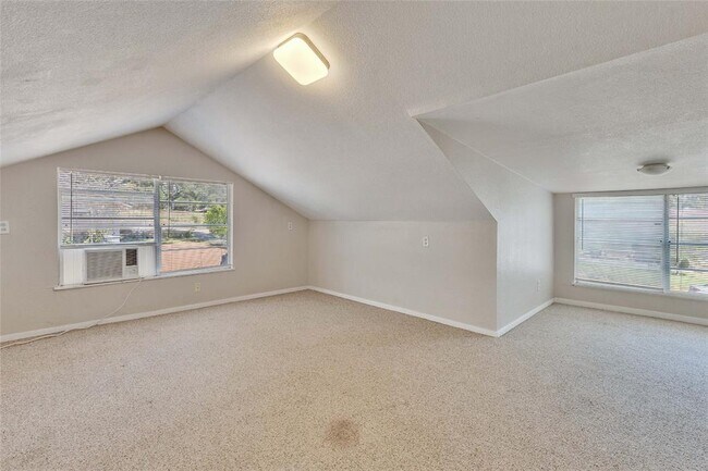 Building Photo - 3810 Brookview Rd