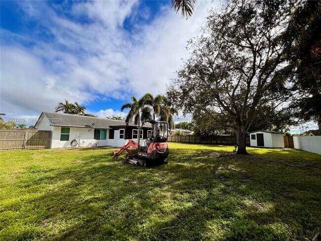 Building Photo - 30920 SW 191st Ave