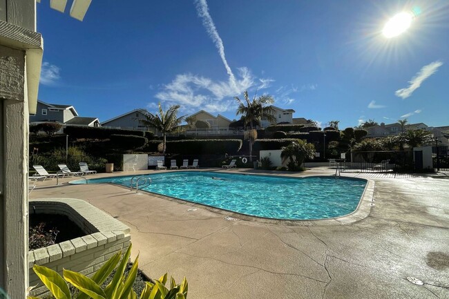 Building Photo - Furnished 2 bedroom in Carlsbad-Close to Beach
