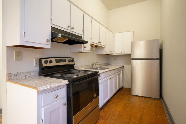 Building Photo - 508 3rd St