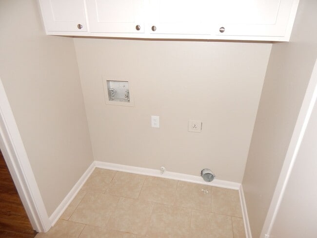 Building Photo - Coming Soon, Beautiful 3 Bedroom, 2 Bath Home w/Storage Building in Tyler!