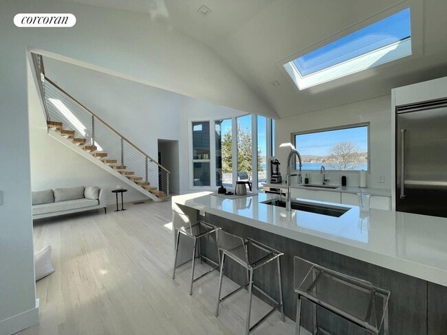 Building Photo - 54 Westmoreland Dr