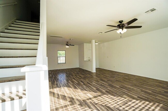Building Photo - 801 Cisco Valley Cv