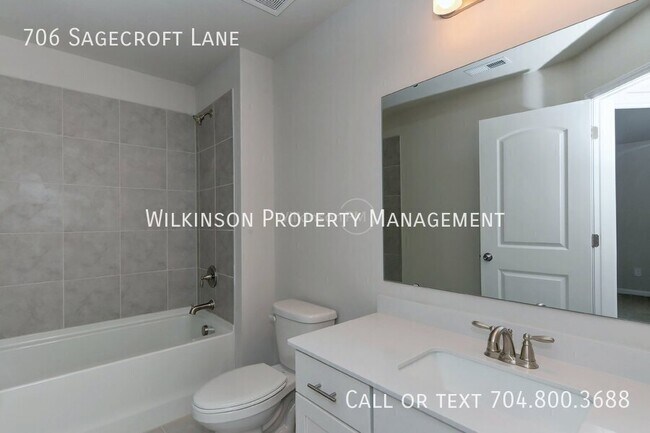 Building Photo - 706 Sagecroft Ln