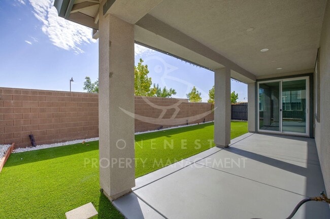 Building Photo - Stunning Modern Living in Twelve Bridges V...